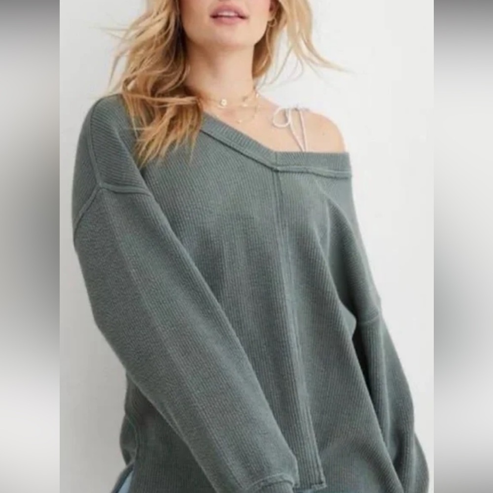 Aerie Wonder Textured V-Neck Sweatshirt Off-Shoulder Sweater - Sage Green